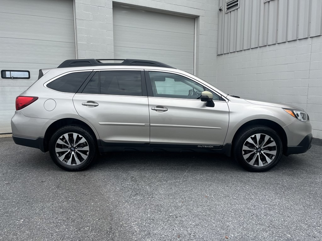 2016 Subaru Outback Image 2