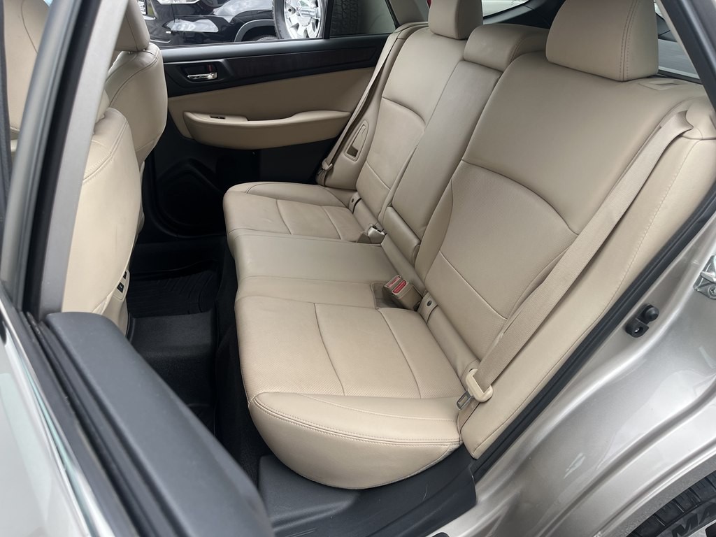 2016 Subaru Outback Image 16