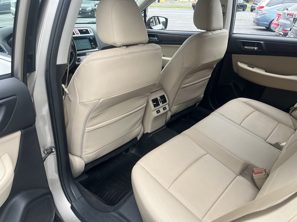 2016 Subaru Outback Image 17