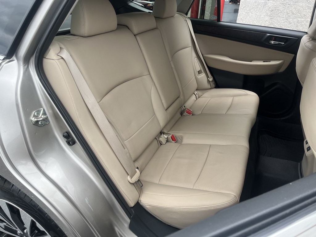 2016 Subaru Outback Image 18