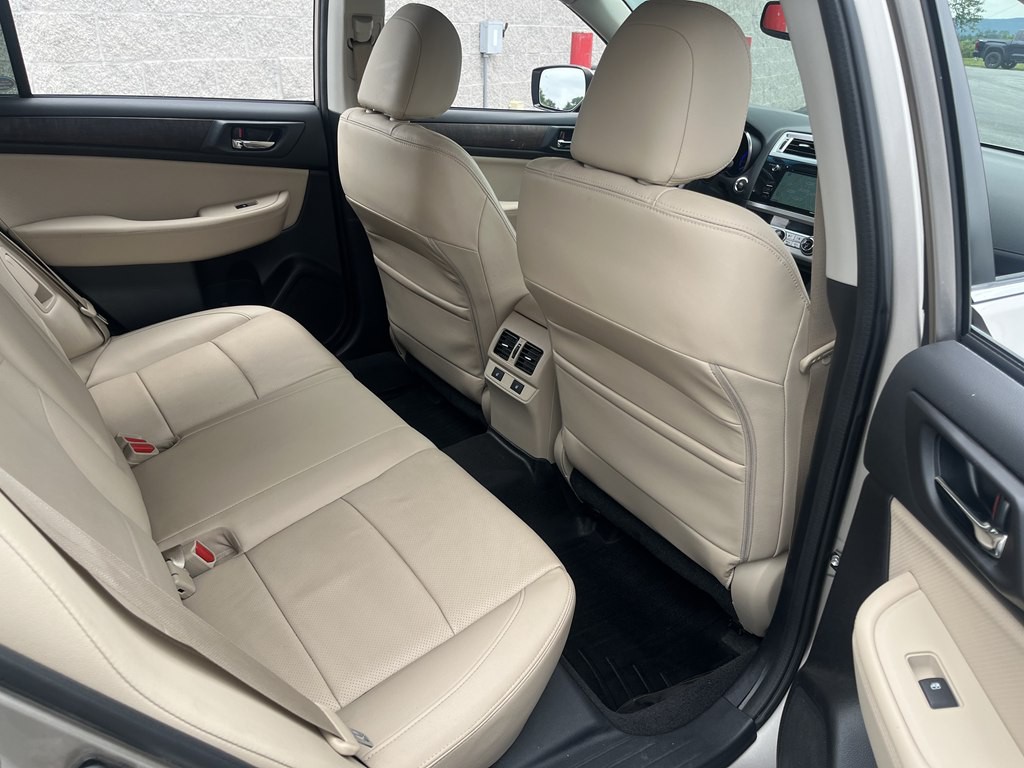 2016 Subaru Outback Image 19