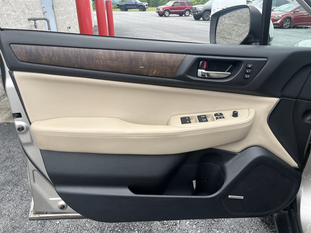 2016 Subaru Outback Image 25
