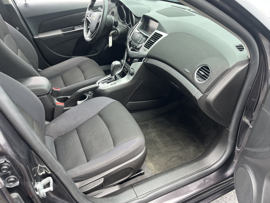 2015 Chevrolet Cruze Image 14