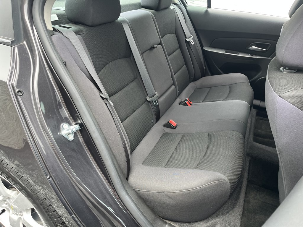 2015 Chevrolet Cruze Image 17