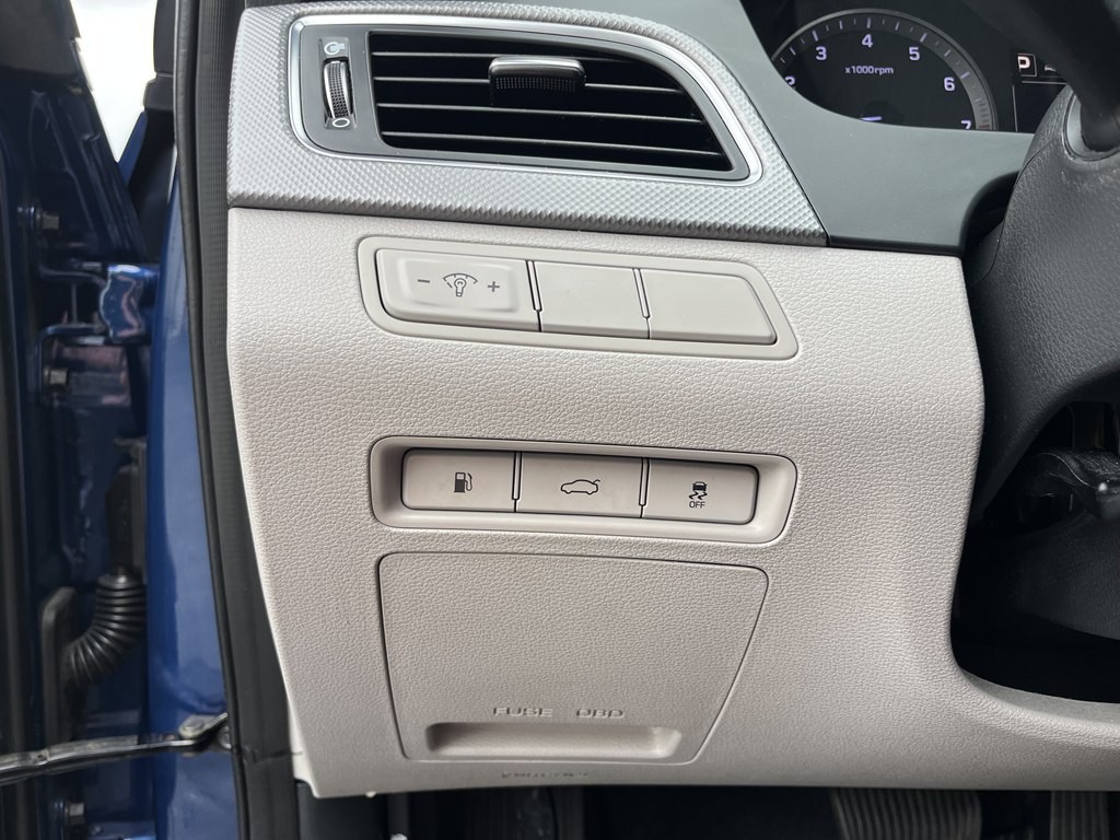 2015 Hyundai Sonata Image 21