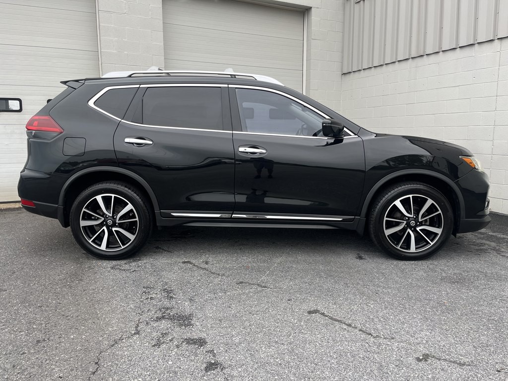 2018 Nissan Rogue Image 2
