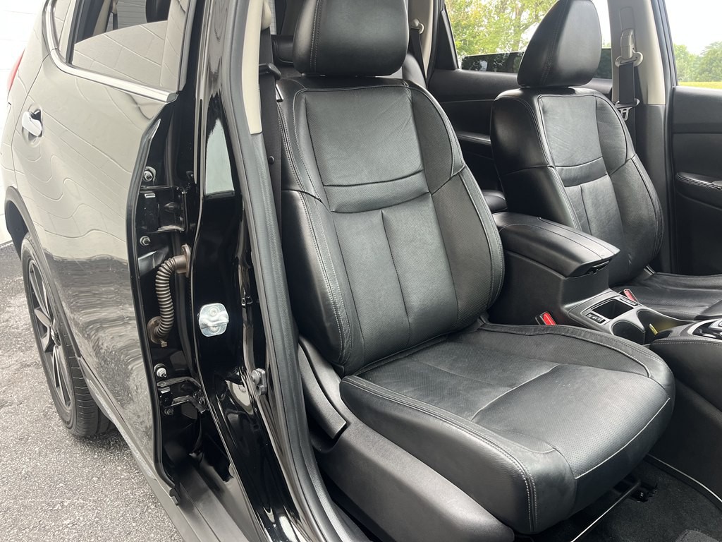 2018 Nissan Rogue Image 14
