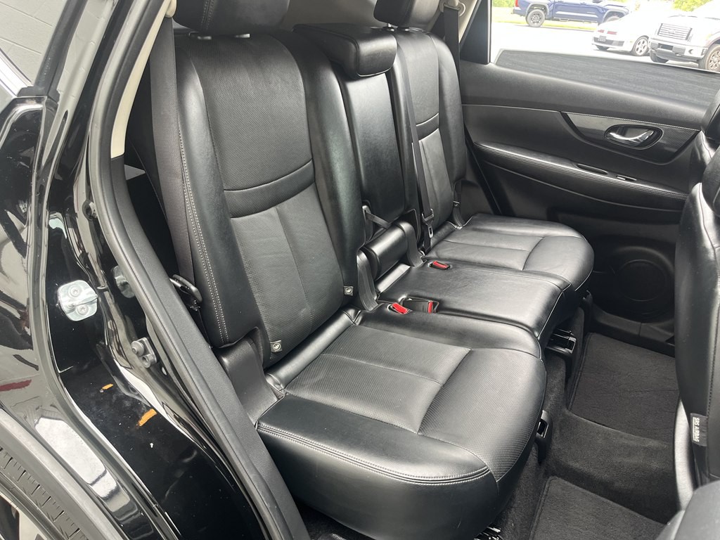 2018 Nissan Rogue Image 18