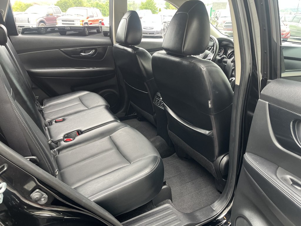 2018 Nissan Rogue Image 19