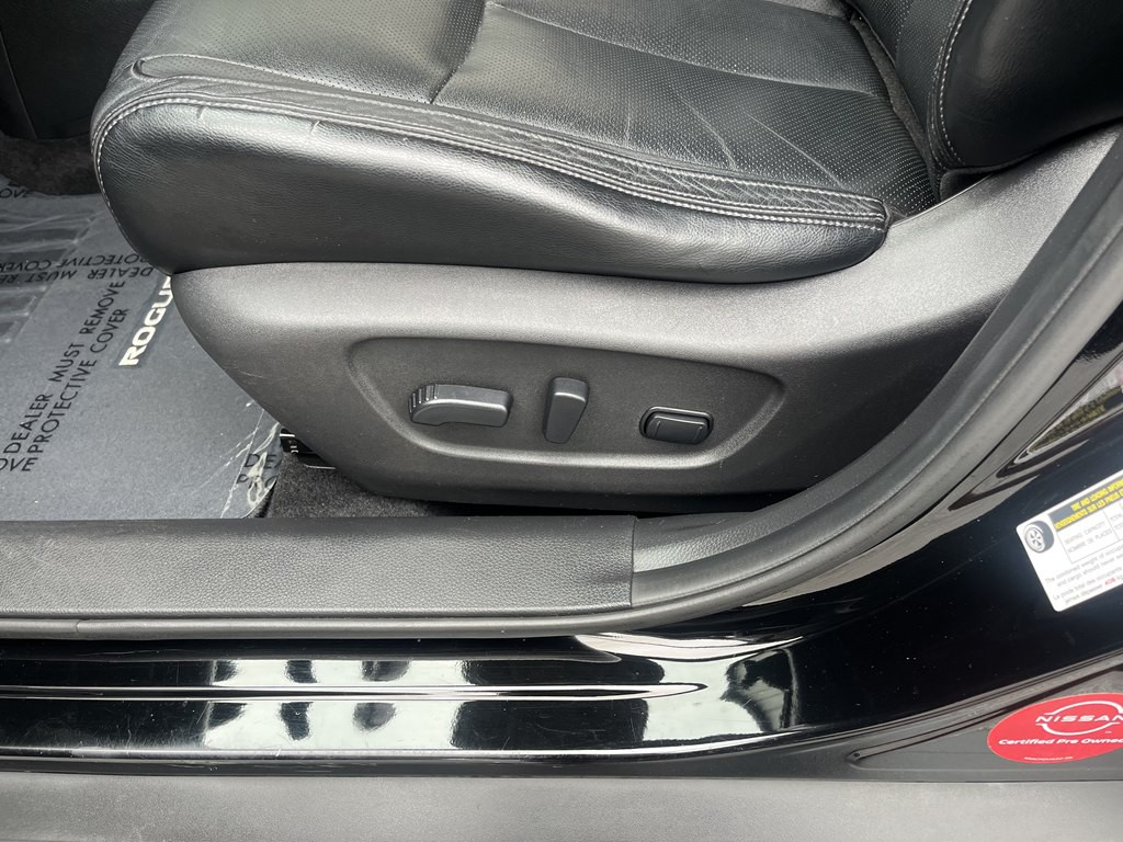 2018 Nissan Rogue Image 24