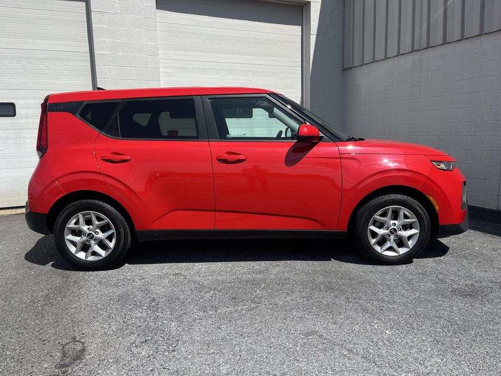 2021 Kia Soul Image 2