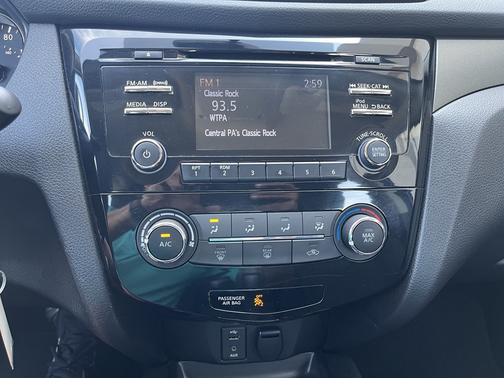 2018 Nissan Rogue Image 10