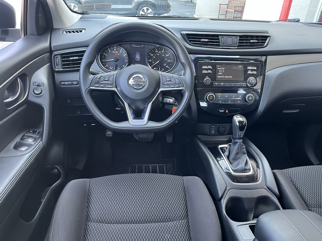 2018 Nissan Rogue Image 11
