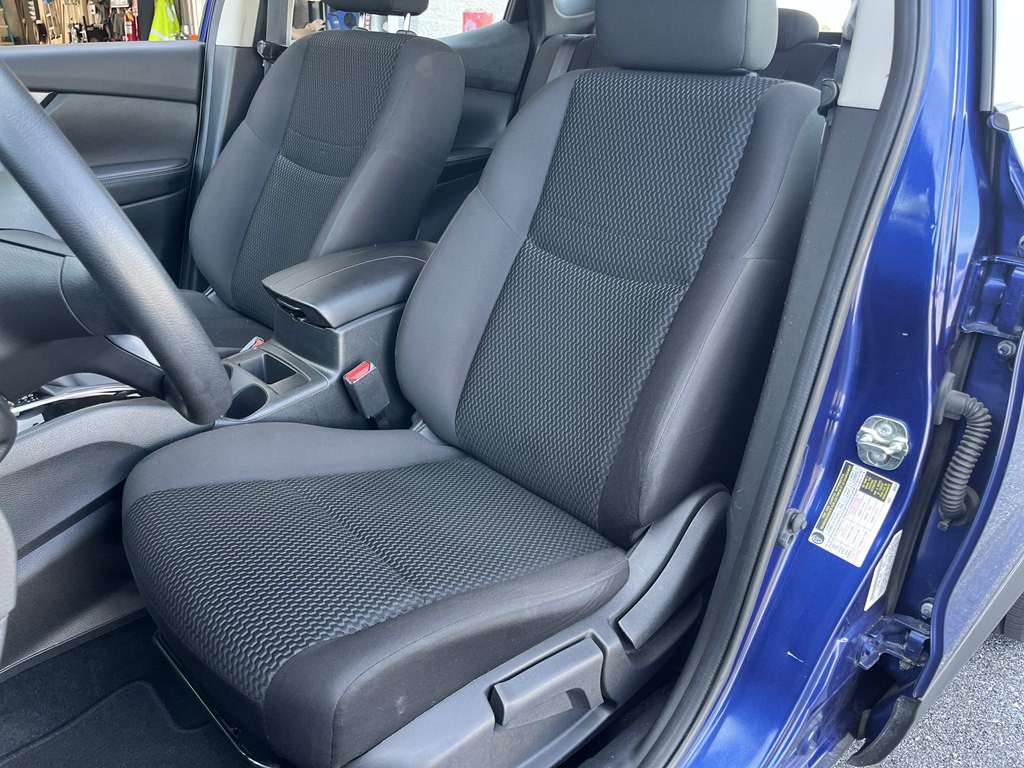 2018 Nissan Rogue Image 12