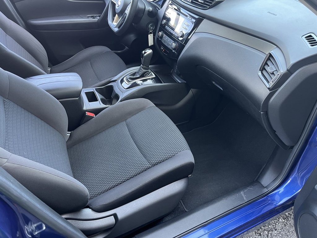 2018 Nissan Rogue Image 15
