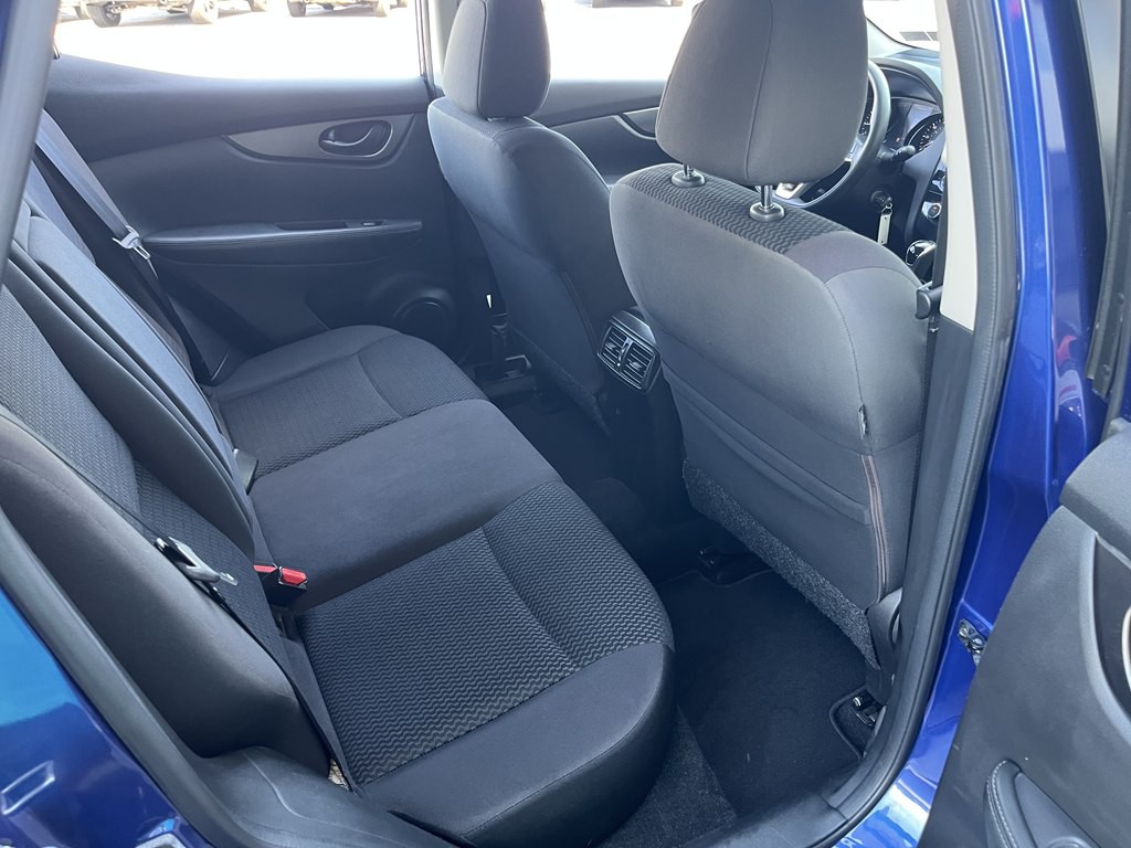 2018 Nissan Rogue Image 19