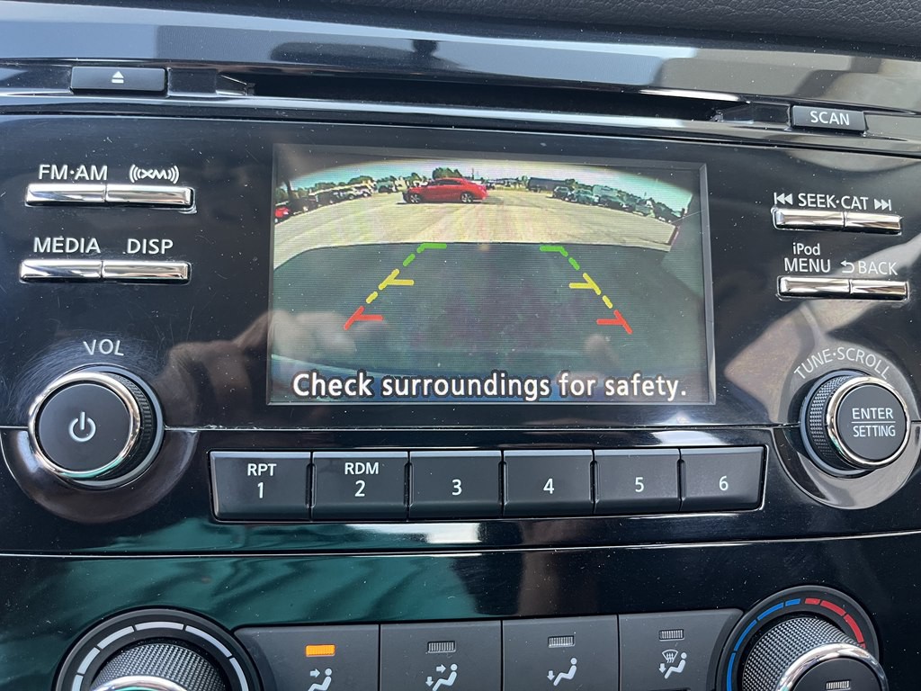 2018 Nissan Rogue Image 25