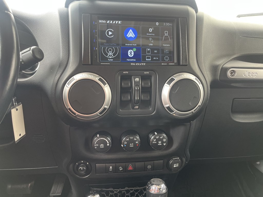 2011 Jeep Wrangler Unlimited Image 10