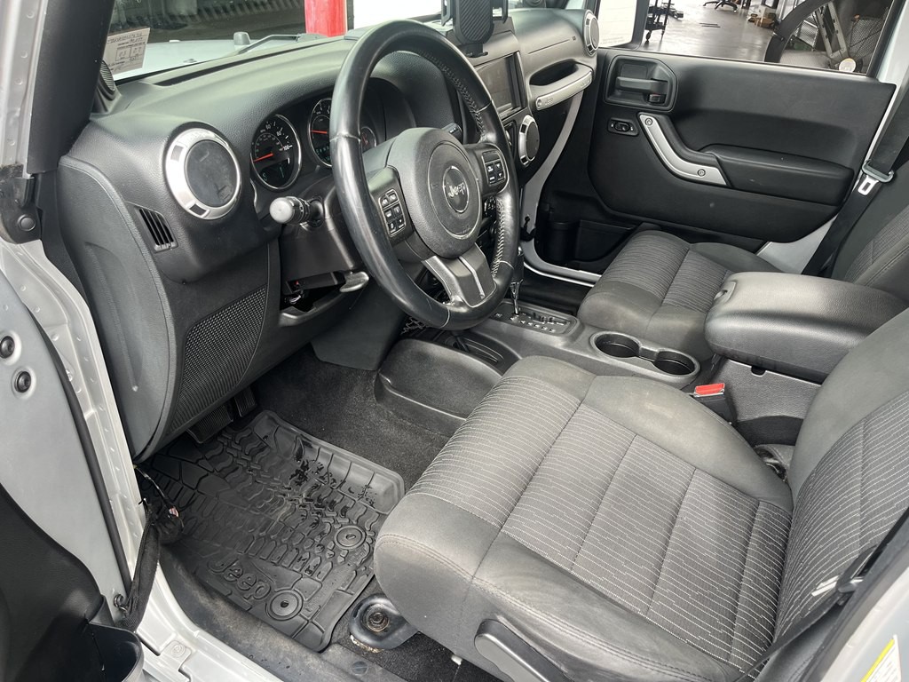 2011 Jeep Wrangler Unlimited Image 12