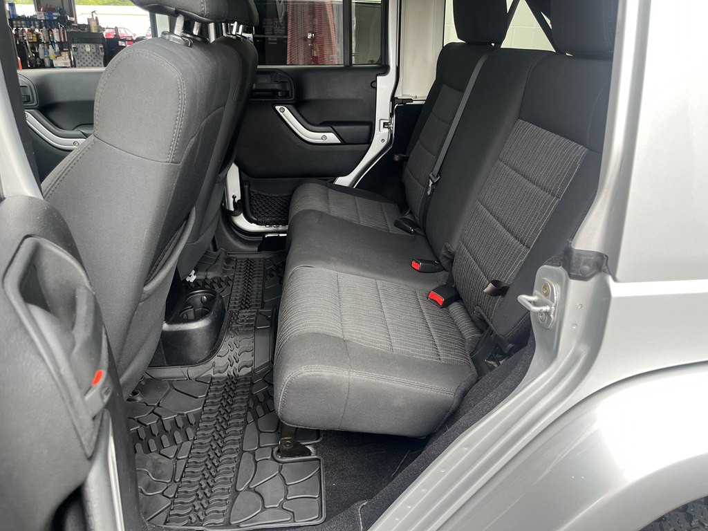 2011 Jeep Wrangler Unlimited Image 15