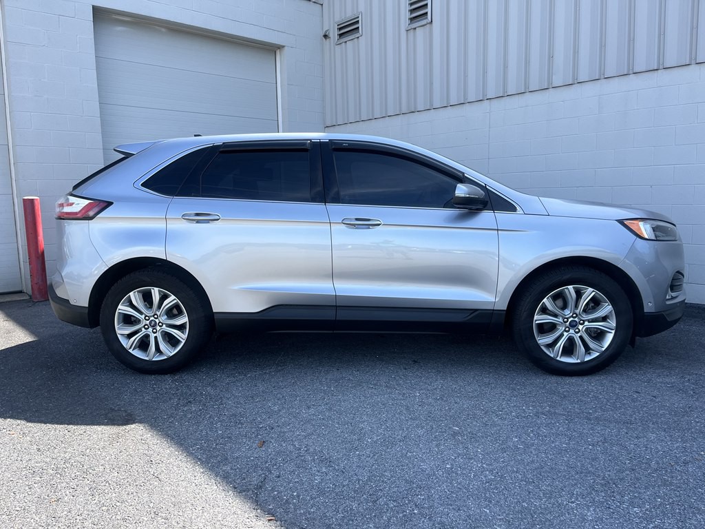 2020 Ford Edge Image 2