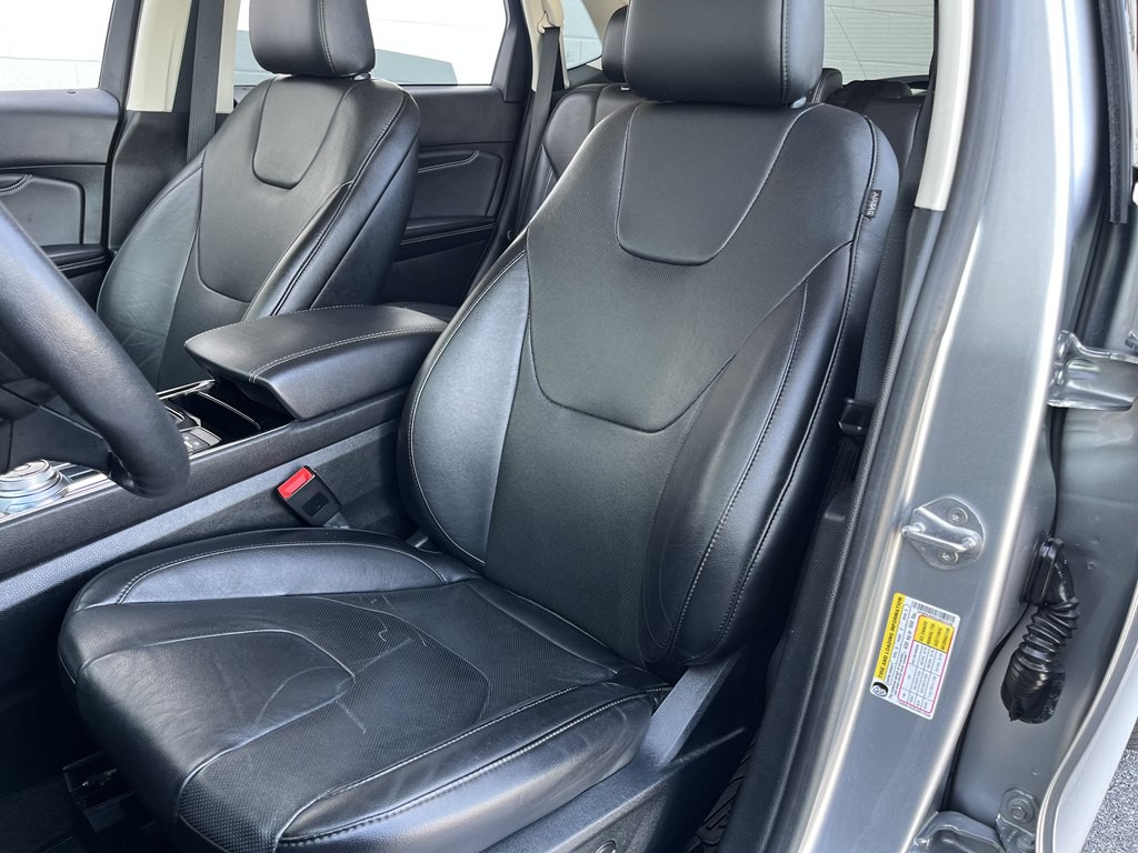2020 Ford Edge Image 13