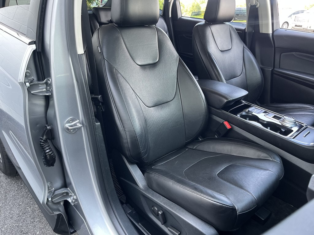 2020 Ford Edge Image 15