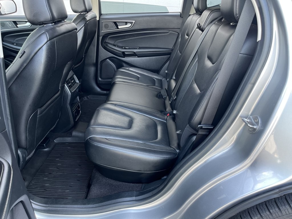 2020 Ford Edge Image 17