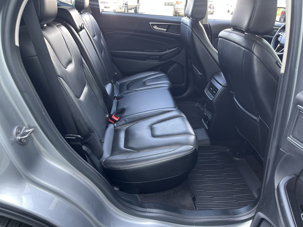 2020 Ford Edge Image 18
