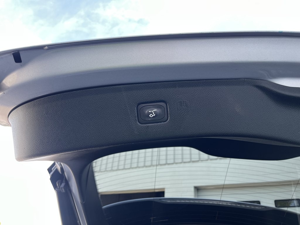 2020 Ford Edge Image 20
