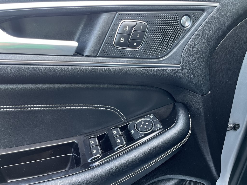 2020 Ford Edge Image 26
