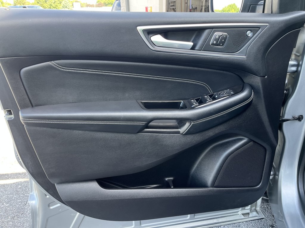 2020 Ford Edge Image 27