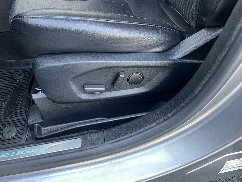 2020 Ford Edge Image 28