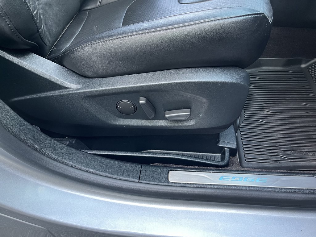 2020 Ford Edge Image 29