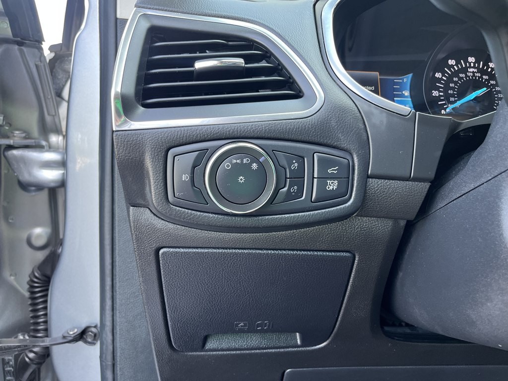 2020 Ford Edge Image 30