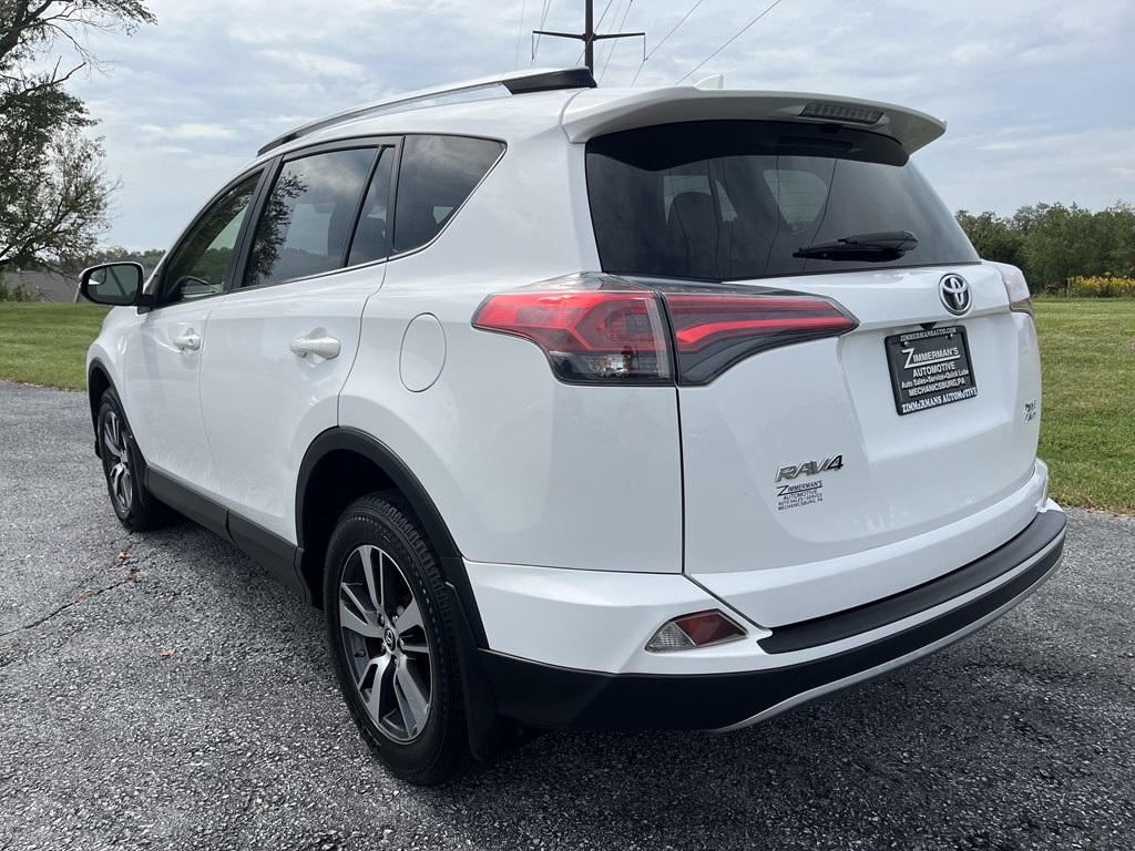 2017 Toyota Rav4 Image 5