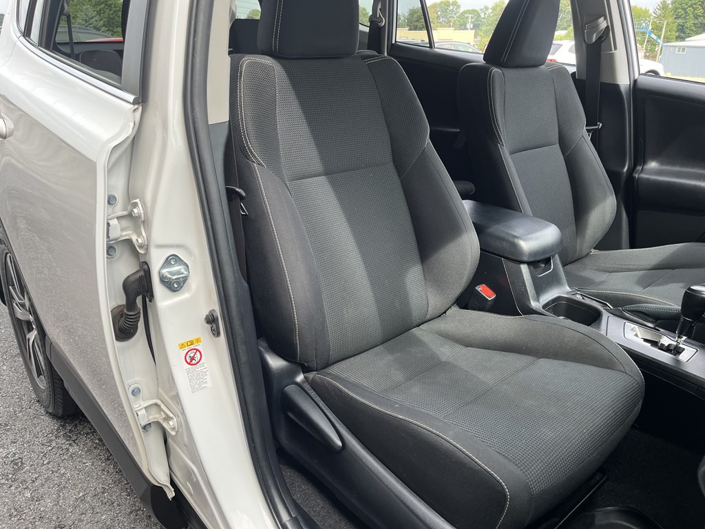 2017 Toyota Rav4 Image 14