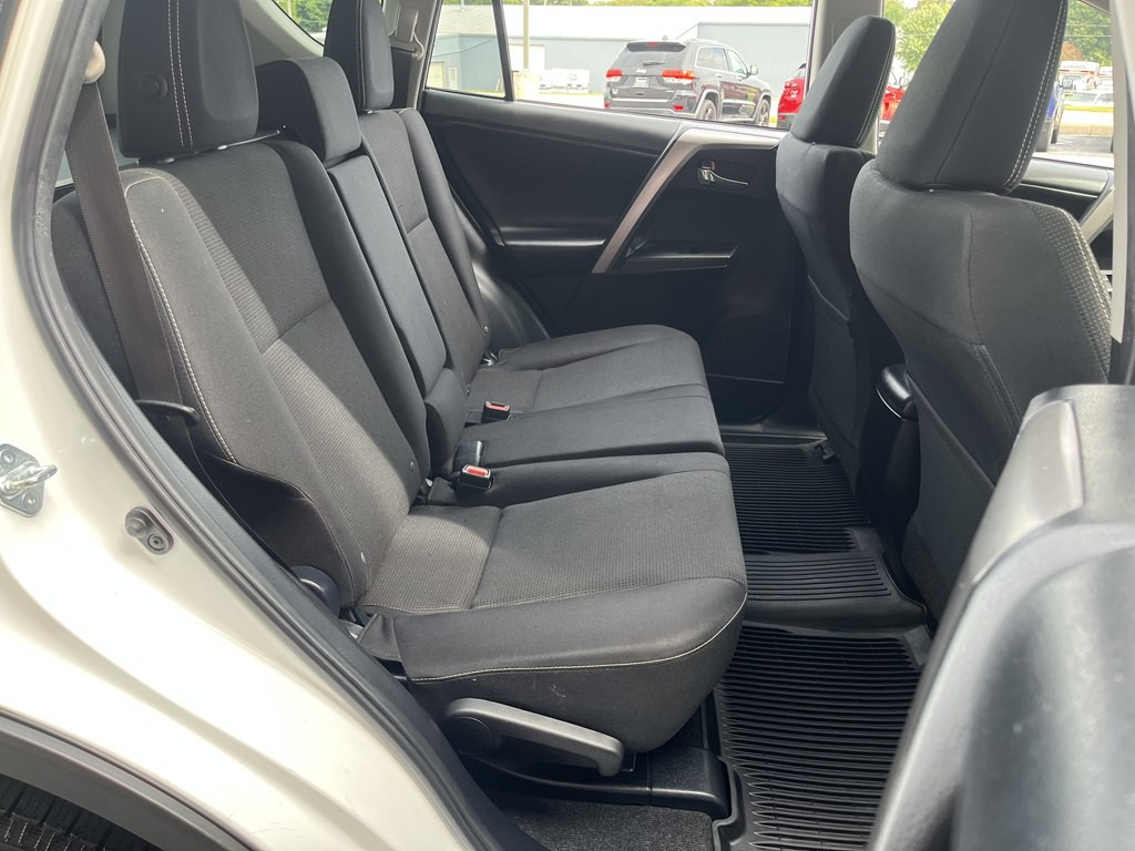 2017 Toyota Rav4 Image 17