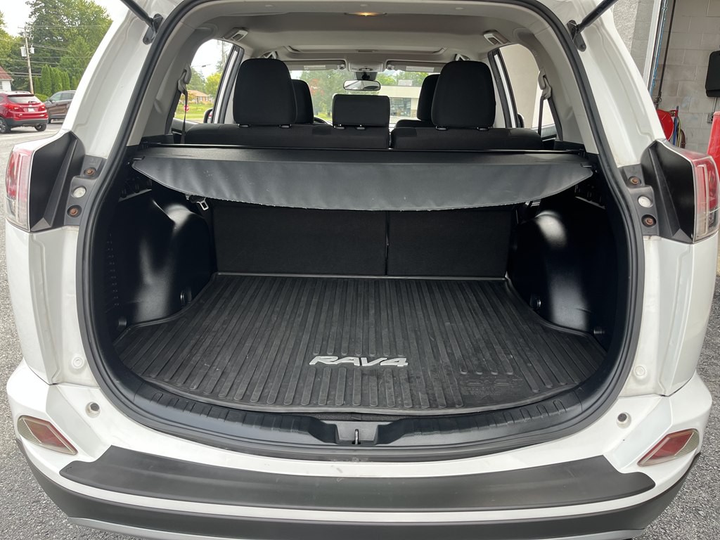 2017 Toyota Rav4 Image 18