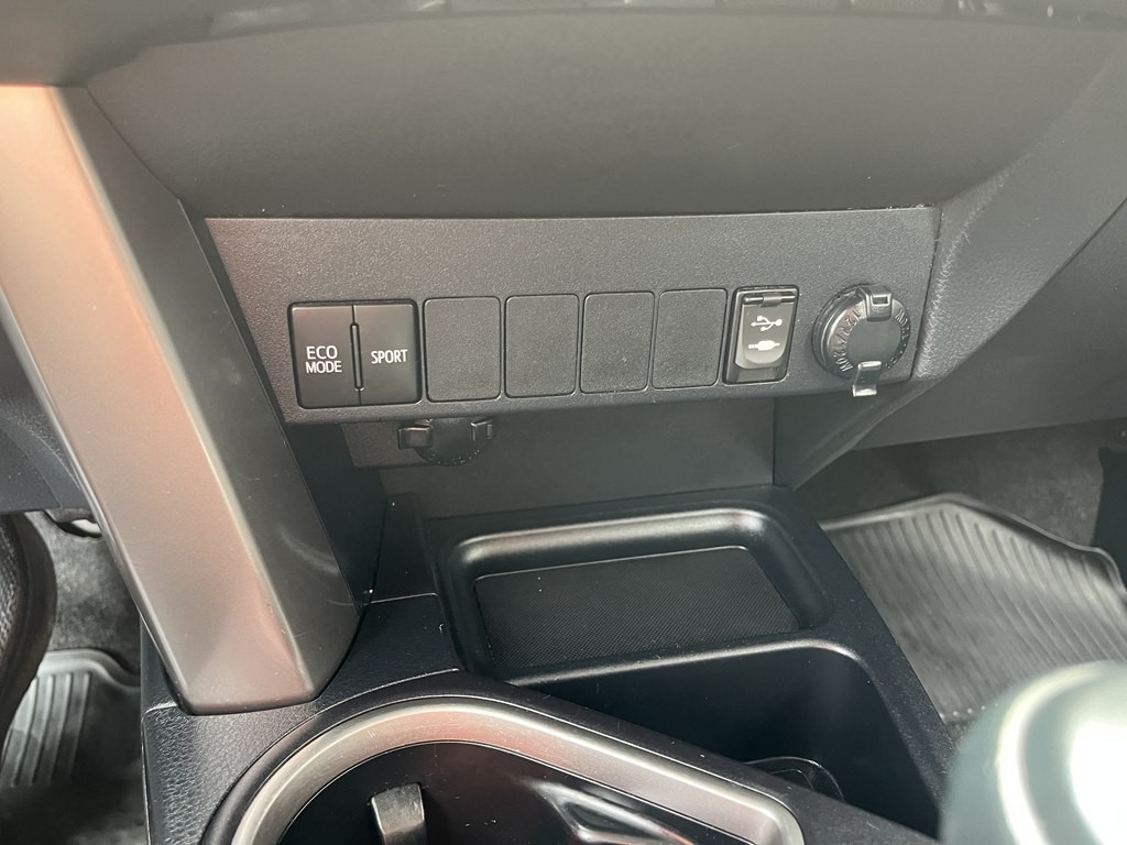 2017 Toyota Rav4 Image 23