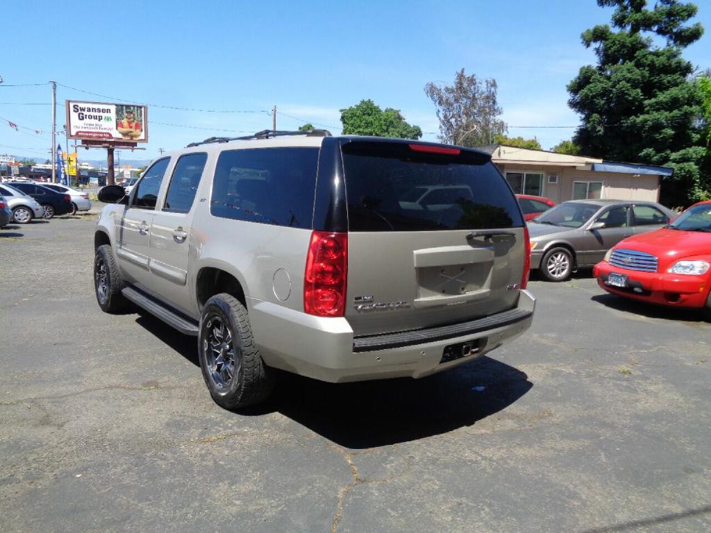 2007 GMC Yukon Image 7