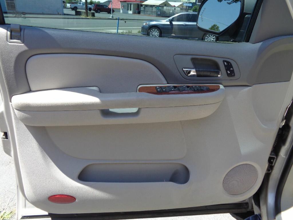 2007 GMC Yukon Image 9