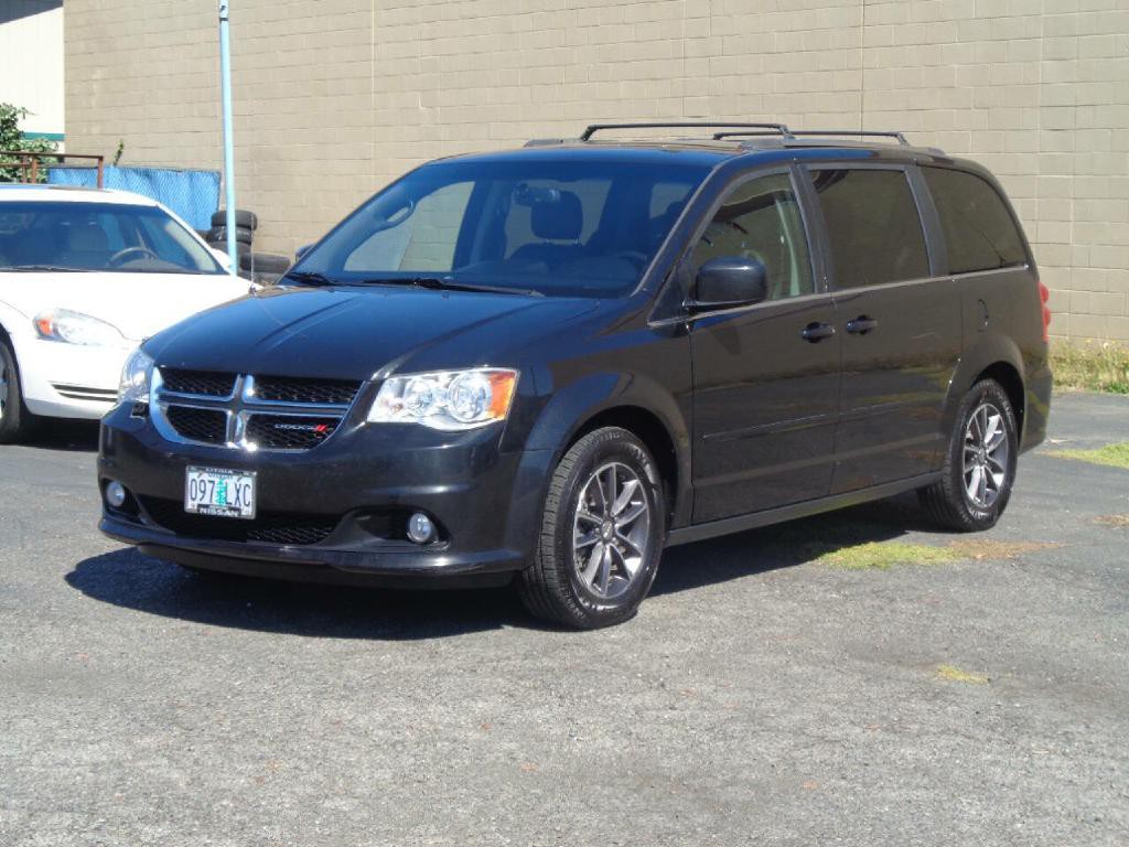 2017 Dodge Grand Caravan Image 2