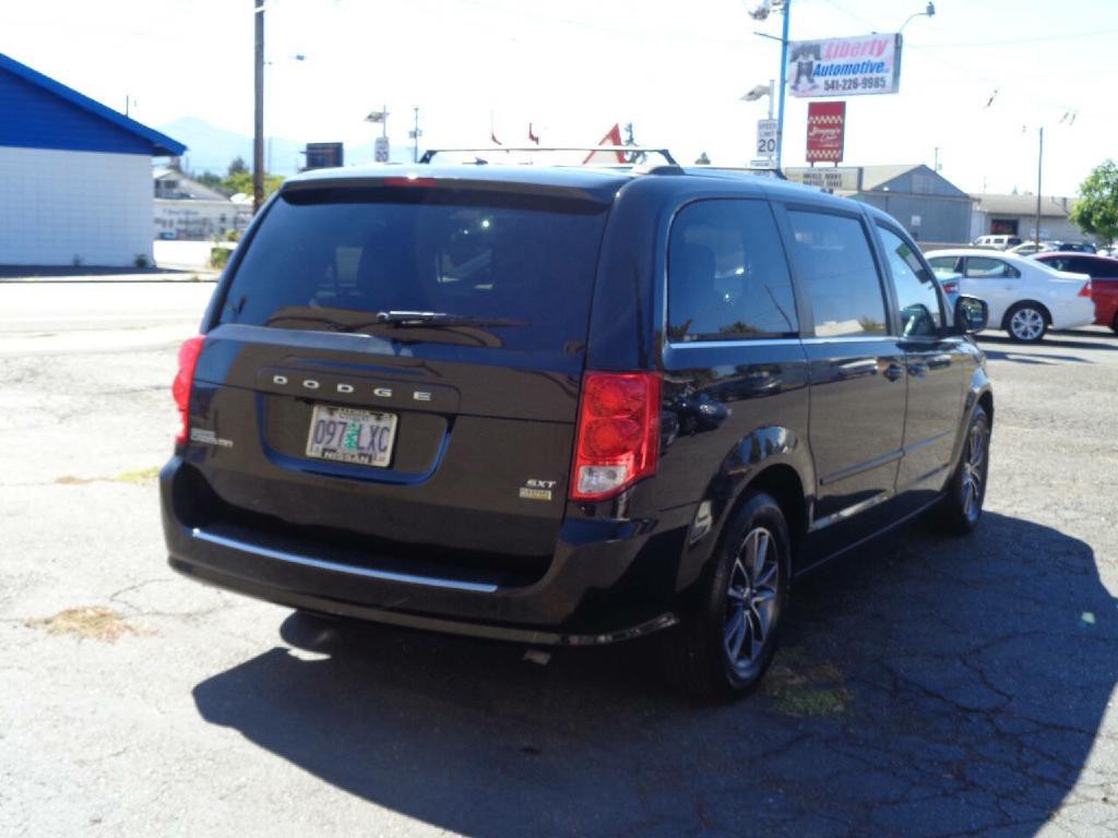 2017 Dodge Grand Caravan Image 9