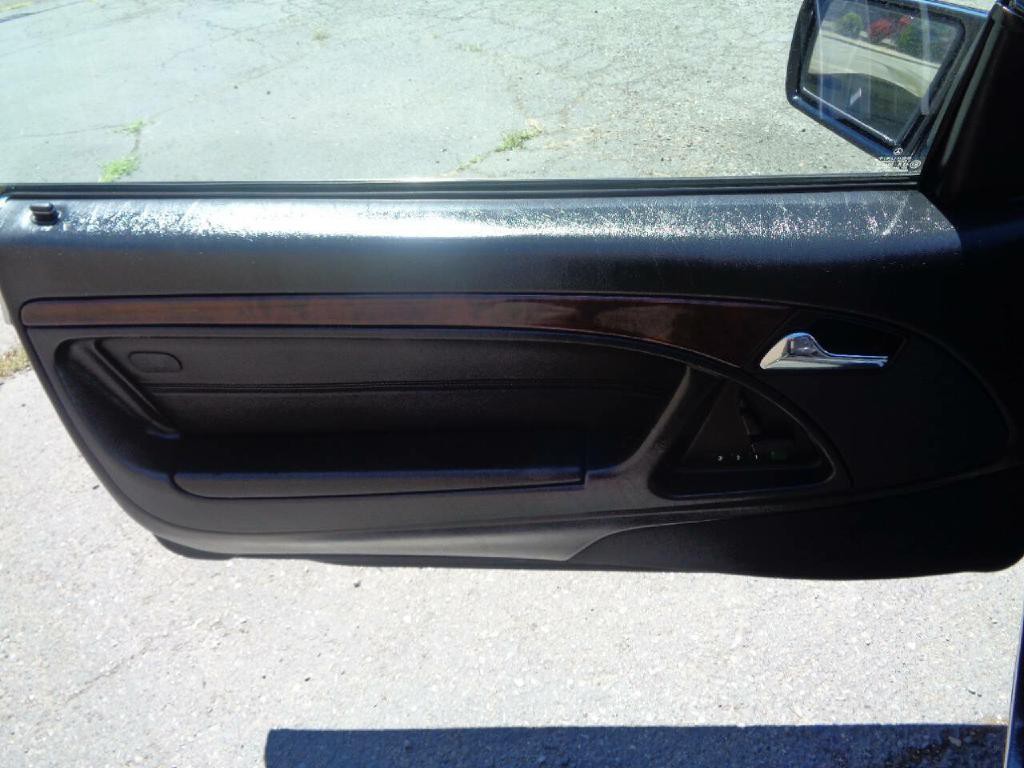 1998 Mercedes-Benz SL-Class Image 17