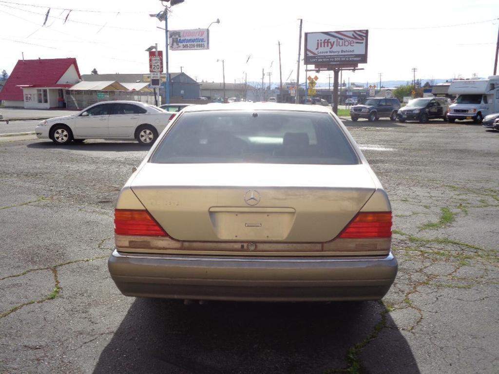 1995 Mercedes-Benz S-Class Image 10