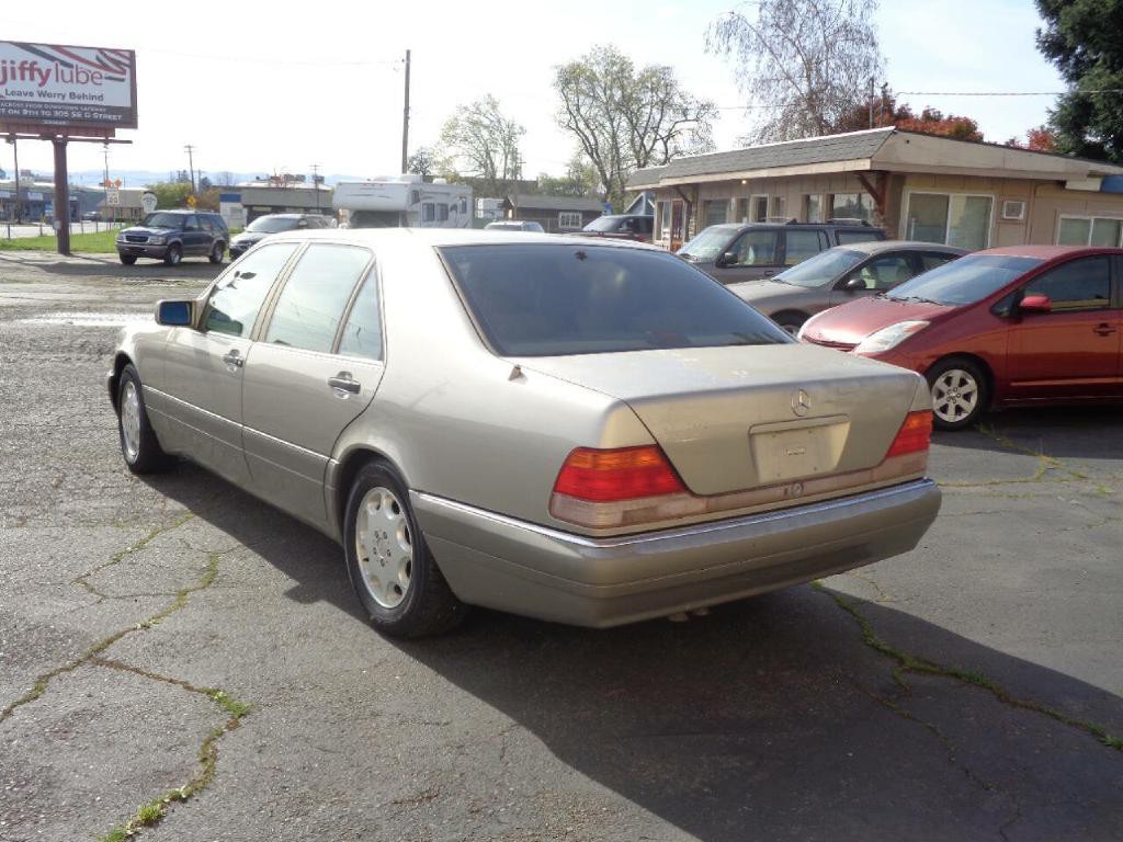 1995 Mercedes-Benz S-Class Image 11