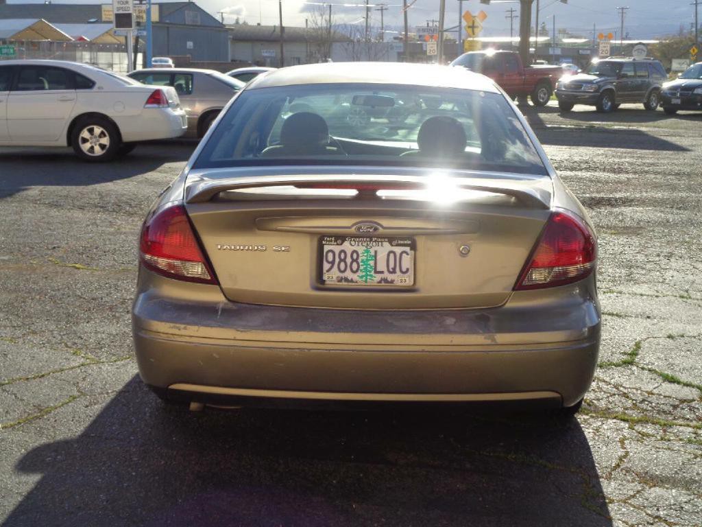 2007 Ford Taurus Image 9