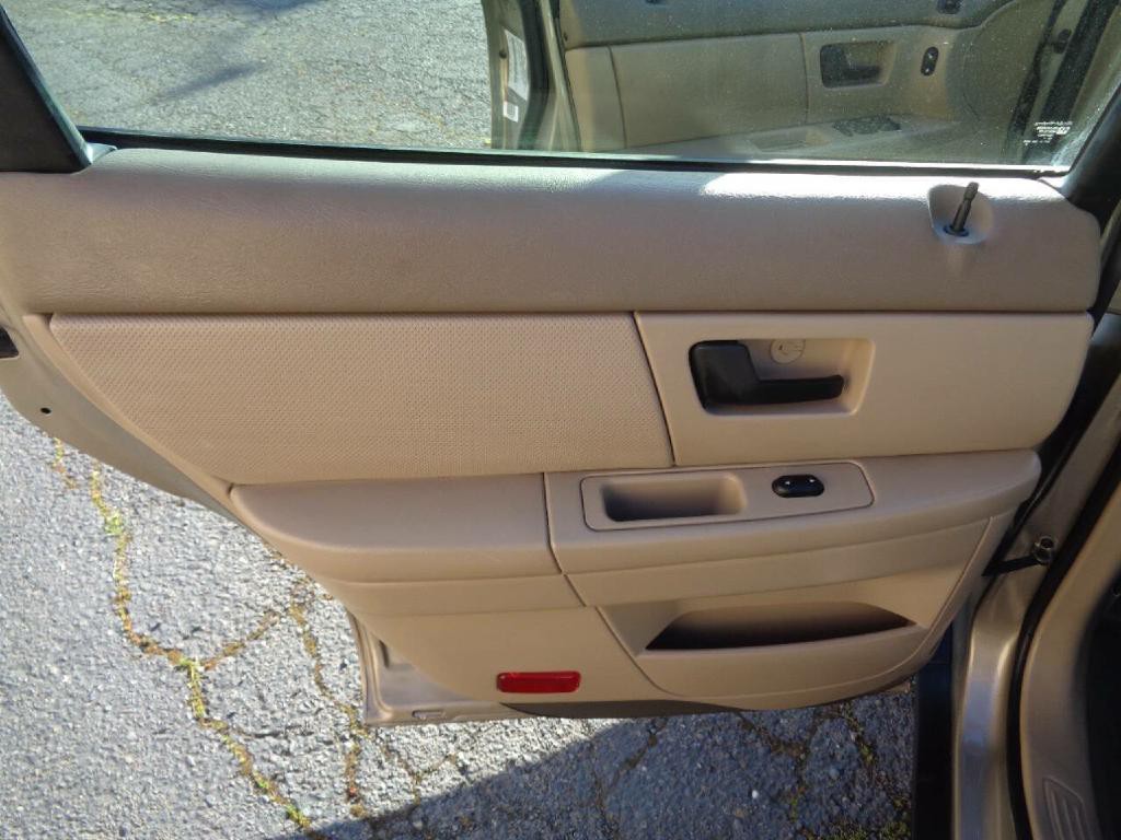 2007 Ford Taurus Image 13
