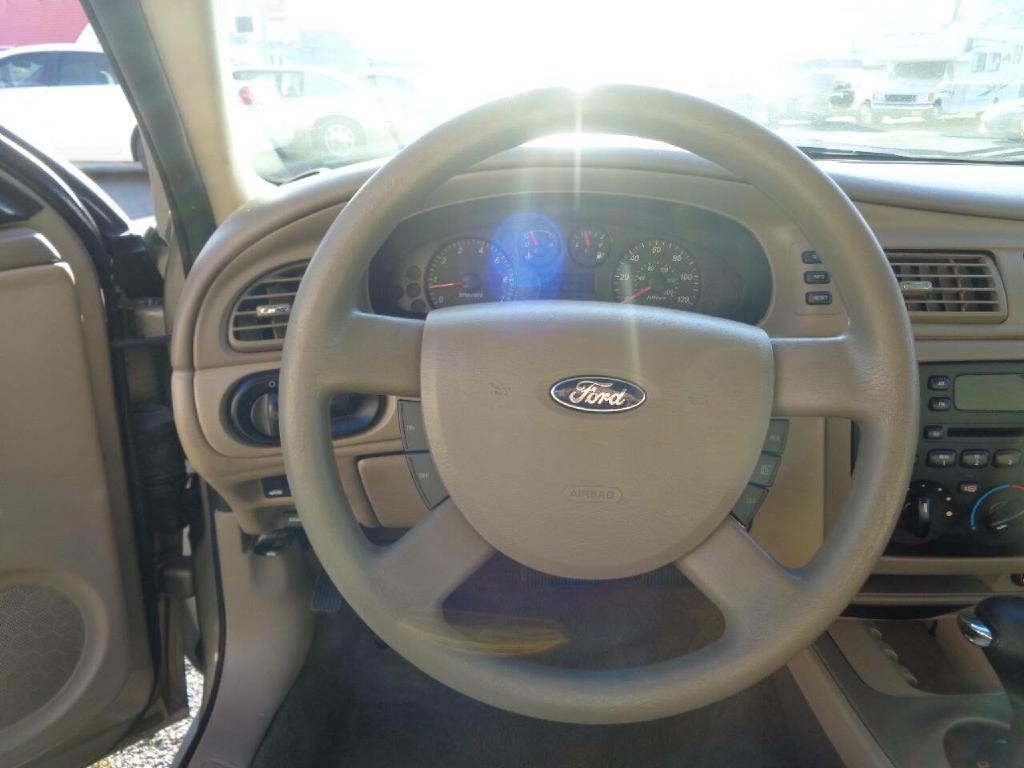 2007 Ford Taurus Image 18